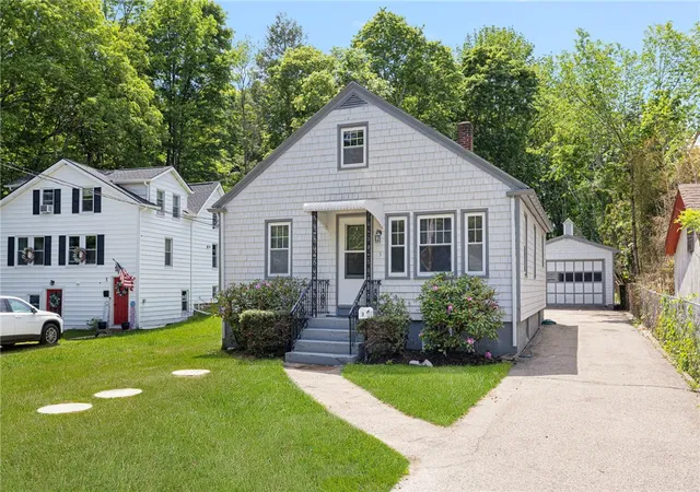 Homes for sale in Coventry, RI | 3 Albro Ln, Coventry, RI 02816 | MLS# 1413731