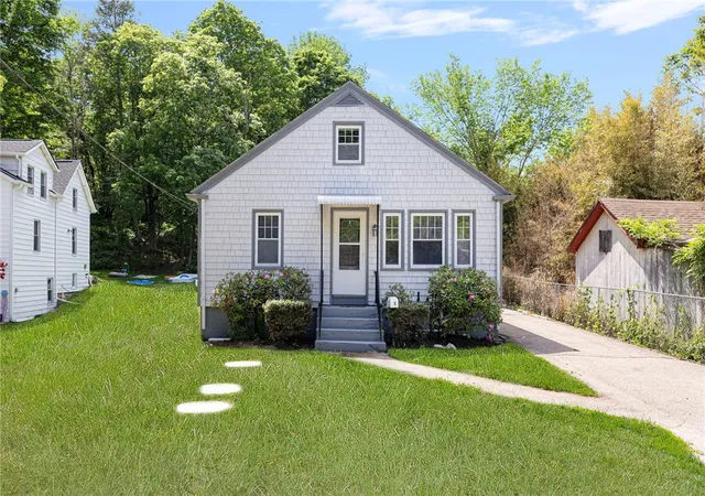 Homes for sale in Coventry, RI | 3 Albro Ln, Coventry, RI 02816 | MLS# 1413731
