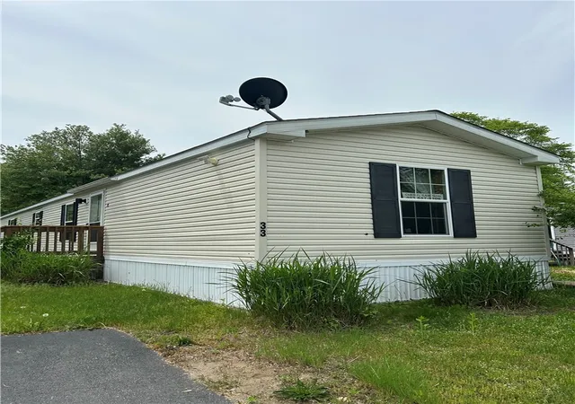 Homes for sale in Glocester, RI | 33 Hemlock Rd, Glocester, RI 02814 | MLS# 1413812
