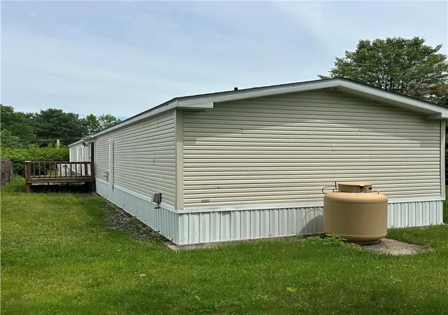 Homes for sale in Glocester, RI | 33 Hemlock Rd, Glocester, RI 02814 | MLS# 1413812