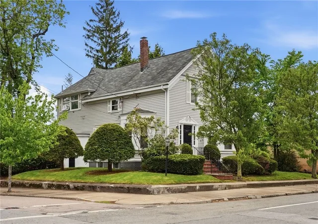 Homes for sale in Pawtucket, RI | 407 Smithfield Ave, Pawtucket, RI 02860 | MLS# 1413824