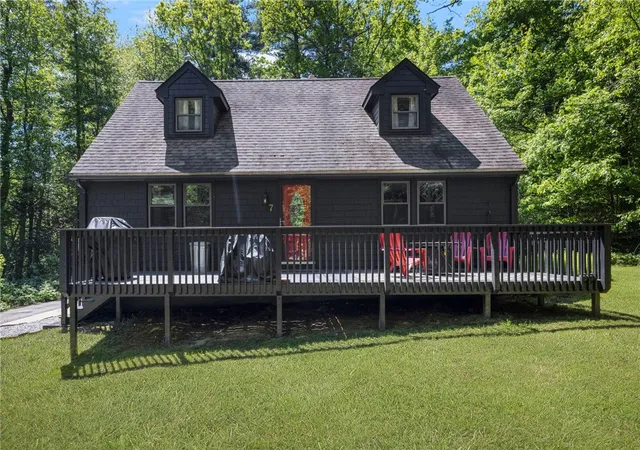 Homes for sale in Glocester, RI | 7 Spruce Ridge Dr, Glocester, RI 02814 | MLS# 1413808