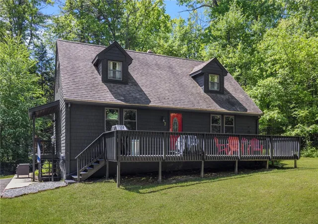 Homes for sale in Glocester, RI | 7 Spruce Ridge Dr, Glocester, RI 02814 | MLS# 1413808