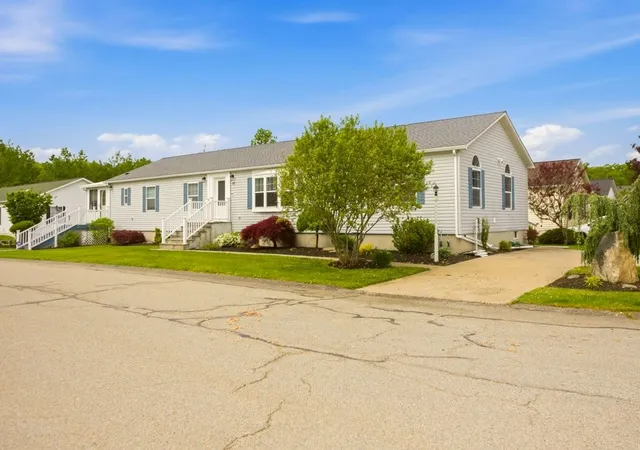 Photo 2 of Single family home for sale at 137 Lark Ln, Tiverton, RI 02878 | MLS# 1413407 | Listing updated on 2026-08-24