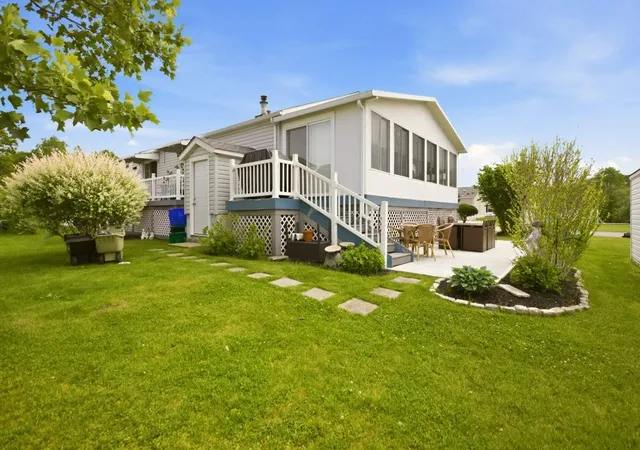 Photo 3 of Single family home for sale at 137 Lark Ln, Tiverton, RI 02878 | MLS# 1413407 | Listing updated on 2026-08-24