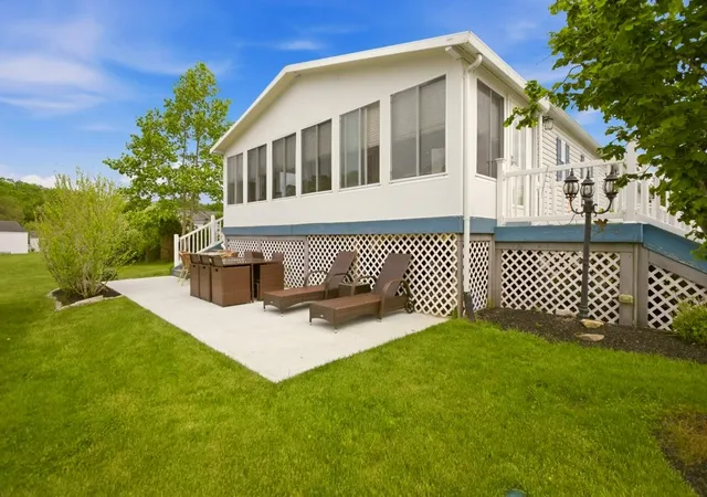 Photo 4 of Single family home for sale at 137 Lark Ln, Tiverton, RI 02878 | MLS# 1413407 | Listing updated on 2026-08-24