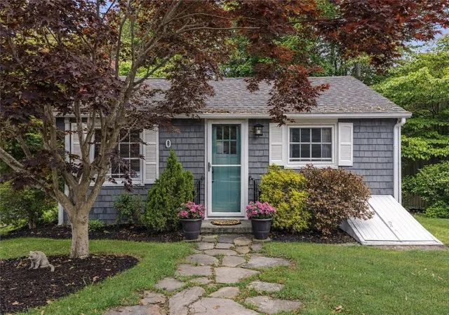 Homes for sale in Barrington, RI | 30 Wright Pl, Barrington, RI 02806 | MLS# 1413868