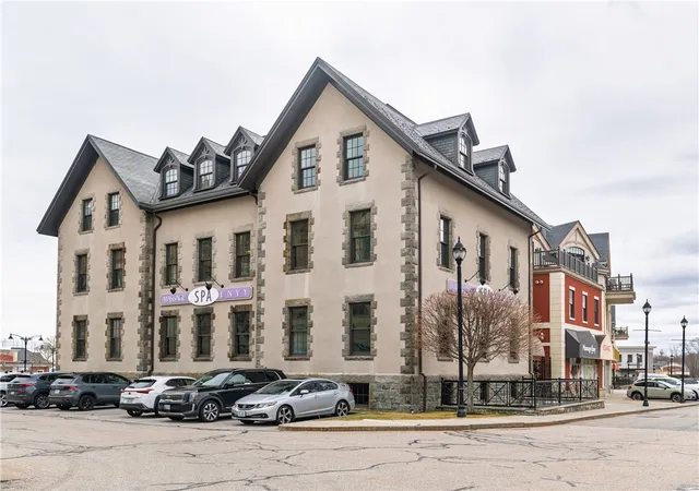Homes for sale in Cranston, RI | 1000 Chapel View Blvd #312, Cranston, RI 02920 | MLS# 1413897