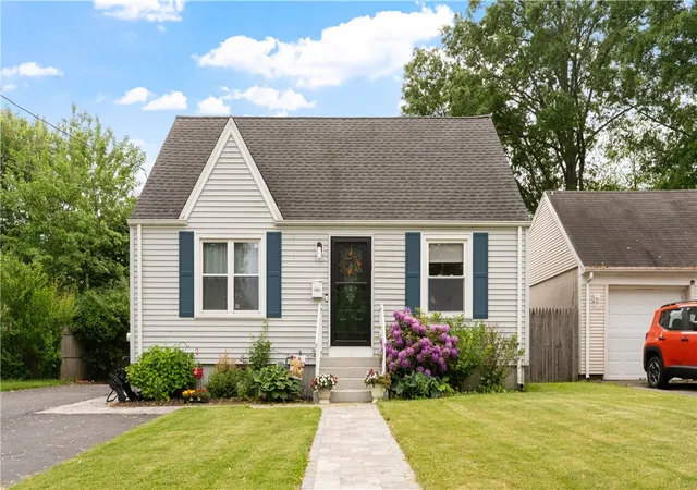 1st image of 162 Thatcher St, East Providence, RI 02916 | MLS# 1413585
