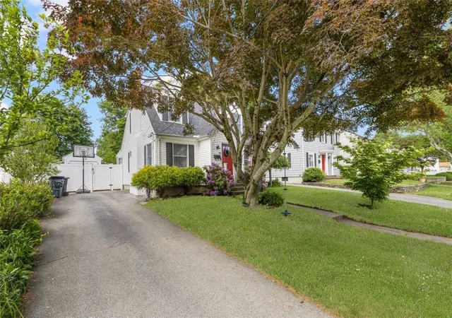 Homes for sale in Cranston, RI | 25 Farm St, Cranston, RI 02920 | MLS# 1413566