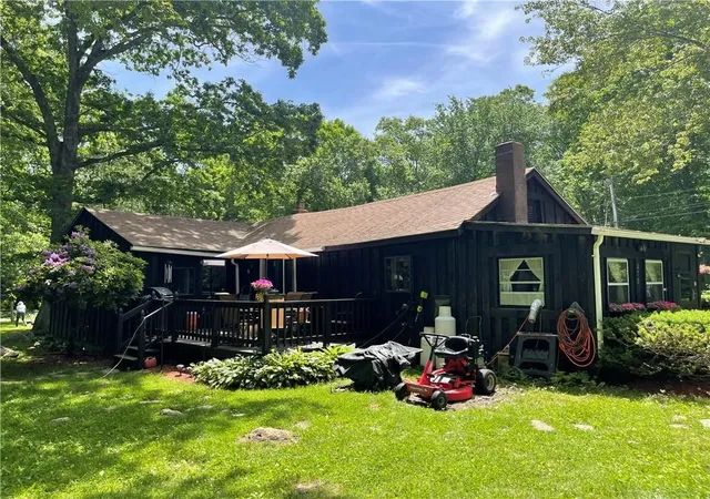 Homes for sale in East Greenwich, RI | 470 Shippee Rd, East Greenwich, RI 02818 | MLS# 1411833