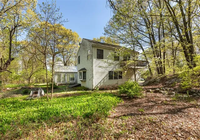 Homes for sale in Lincoln, RI | 101 Cobble Hill Rd, Lincoln, RI 02865 | MLS# 1413940