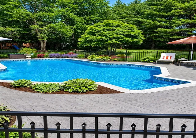 Homes for sale in North Kingstown, RI | 193 Torrie Ln, North Kingstown, RI 02852 | MLS# 1413126