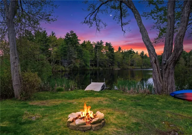 Homes for sale in Glocester, RI | 122 Spring Grove Rd, Glocester, RI 02814 | MLS# 1414012