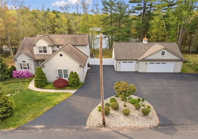 Homes for sale in Glocester, RI | 122 Spring Grove Rd, Glocester, RI 02814 | MLS# 1414012
