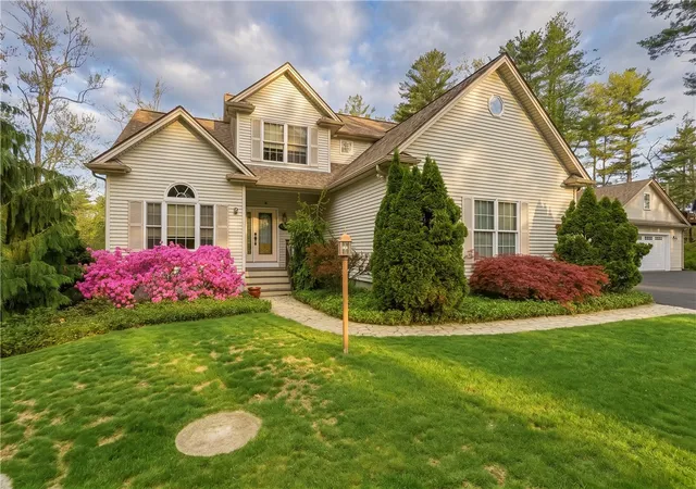 Homes for sale in Glocester, RI | 122 Spring Grove Rd, Glocester, RI 02814 | MLS# 1414012