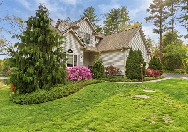 Homes for sale in Glocester, RI | 122 Spring Grove Rd, Glocester, RI 02814 | MLS# 1414012