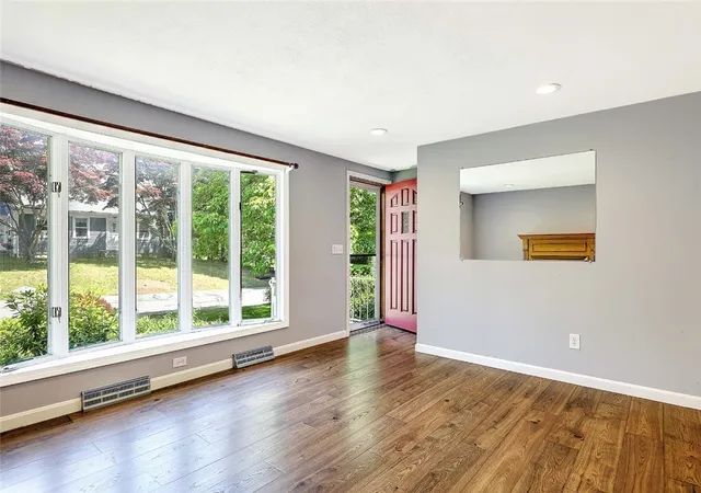 Homes for sale in Barrington, RI | 135 Foote St, Barrington, RI 02806 | MLS# 1414025