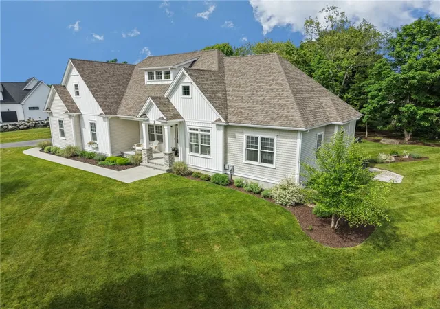 Homes for sale in Warren, RI | 7 Water View Ln, Warren, RI 02885 | MLS# 1413806