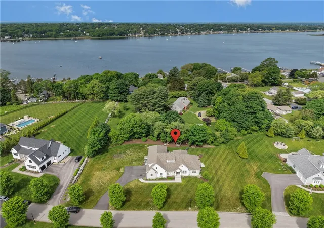 Homes for sale in Warren, RI | 7 Water View Ln, Warren, RI 02885 | MLS# 1413806