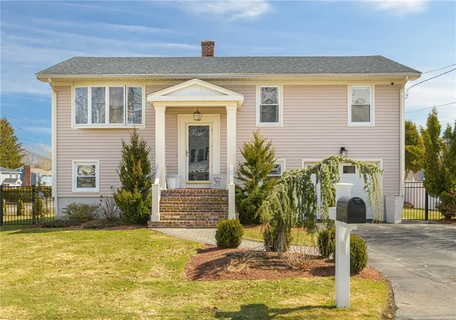 Homes for sale in Bristol, RI | 6 Jenkins St, Bristol, RI 02809 | MLS# 1406838