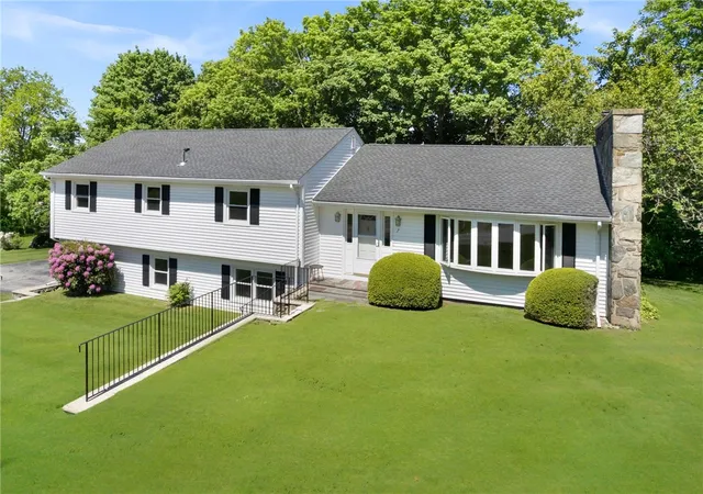 1st image of 7 Westwood Dr, Portsmouth, RI 02871 | MLS# 1413840