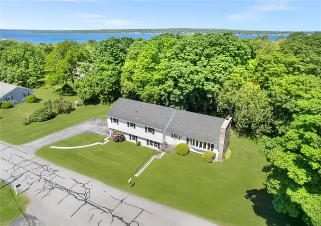 2nd image of 7 Westwood Dr, Portsmouth, RI 02871 | MLS# 1413840