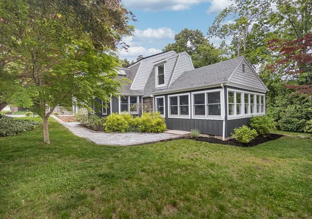 Homes for sale in Jamestown, RI | 30 Standish Rd, Jamestown, RI 02835 | MLS# 1414044