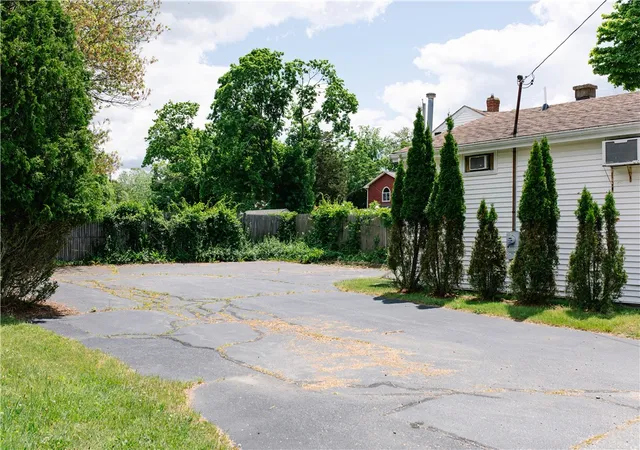 Homes for sale in Barrington, RI | 165 Sowams Rd, Barrington, RI 02806 | MLS# 1413860