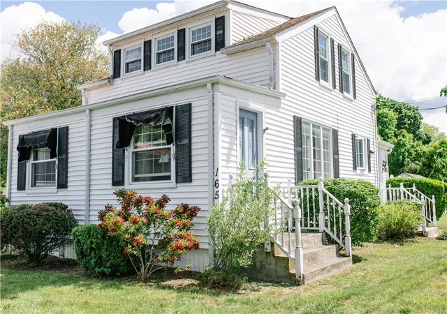 Homes for sale in Barrington, RI | 165 Sowams Rd, Barrington, RI 02806 | MLS# 1413860