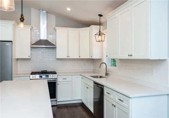 Homes for sale in West Warwick, RI | 2 June Ct, West Warwick, RI 02816 | MLS# 1414116