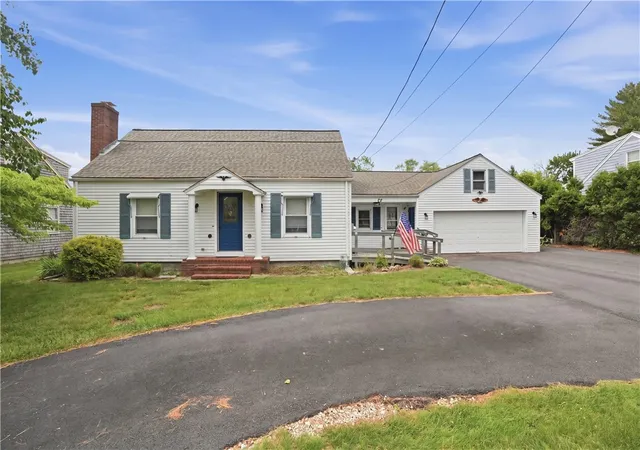 Photo 2 of Single family home for sale at 24 Seymour St, Warren, RI 02885 | MLS# 1414075 | Listing updated on 2026-08-22