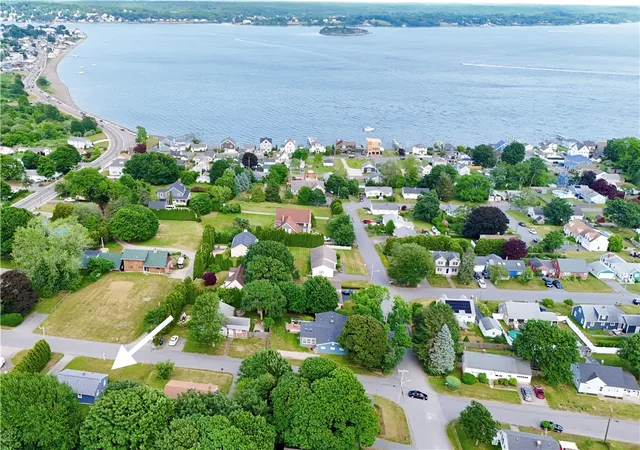 Homes for sale in Portsmouth, RI | 27 Alan Ave, Portsmouth, RI 02871 | MLS# 1414041