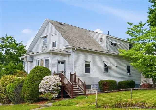 Homes for sale in Cranston, RI | 123 Oxford St, Cranston, RI 02920 | MLS# 1414182