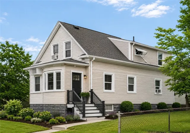 Homes for sale in Cranston, RI | 123 Oxford St, Cranston, RI 02920 | MLS# 1414182