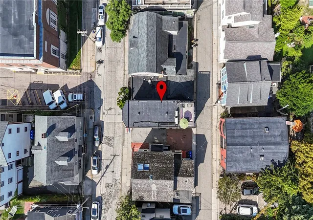 Photo 3 of Single family home for sale at 26 Franklin St, Newport, RI 02840 | MLS# 1414245 | Listing updated on 2026-06-14