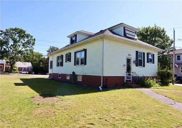 Homes for sale in East Providence, RI | 133 Wampanoag Trl, East Providence, RI 02915 | MLS# 1413271
