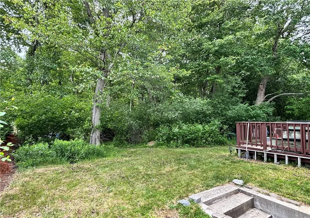2nd image of 4 Wicks Ct, Warwick, RI 02886 | MLS# 1414291