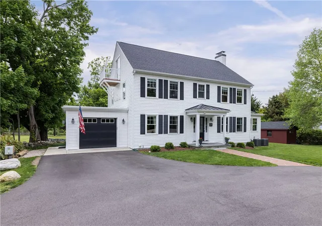 Homes for sale in Westerly, RI | 229 Shore Rd, Westerly, RI 02891 | MLS# 1413477