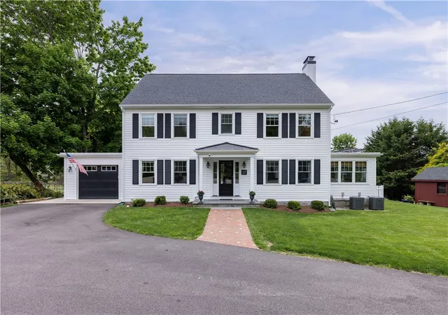 Homes for sale in Westerly, RI | 229 Shore Rd, Westerly, RI 02891 | MLS# 1413477