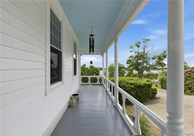 Photo 4 of Single family home for sale at 1660 Main Rd, Tiverton, RI 02878 | MLS# 1414325 | Listing updated on 2026-09-25
