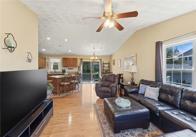 Homes for sale in Warwick, RI | 48 Harris Ave, Warwick, RI 02889 | MLS# 1414317