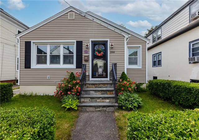 Homes for sale in Providence, RI | 200 Unit St, Providence, RI 02909 | MLS# 1413826