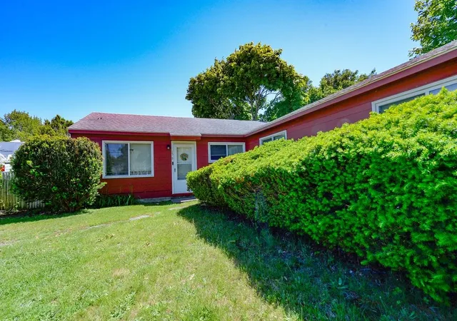 Homes for sale in Middletown, RI | 15 Ludlow Rd, Middletown, RI 02842 | MLS# 1414185