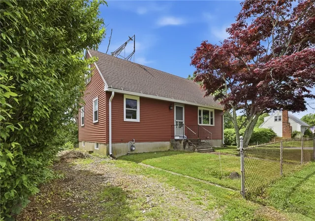 Homes for sale in Bristol, RI | 129 Dewolf Ave, Bristol, RI 02809 | MLS# 1413796