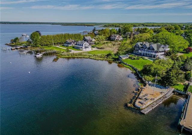 Homes for sale in Westerly, RI | 14 Pawcatuck Ave, Westerly, RI 02891 | MLS# 1412393