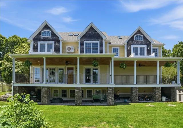 Homes for sale in Portsmouth, RI | 2269 East Main Rd, Portsmouth, RI 02871 | MLS# 1414213