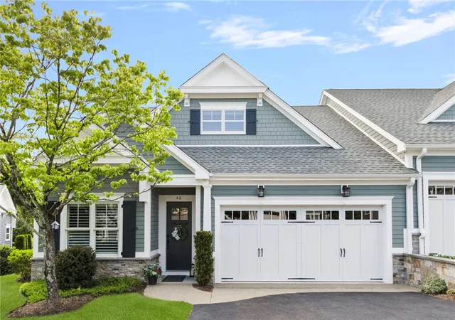 Homes for sale in East Greenwich, RI | 48 Travelers Ct, East Greenwich, RI 02818 | MLS# 1414205