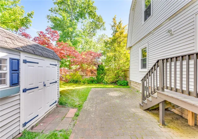 Homes for sale in Cranston, RI | 1058 Narragansett Blvd, Cranston, RI 02905 | MLS# 1414452