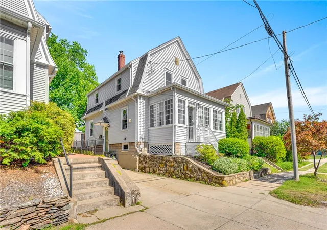Homes for sale in Cranston, RI | 1058 Narragansett Blvd, Cranston, RI 02905 | MLS# 1414452